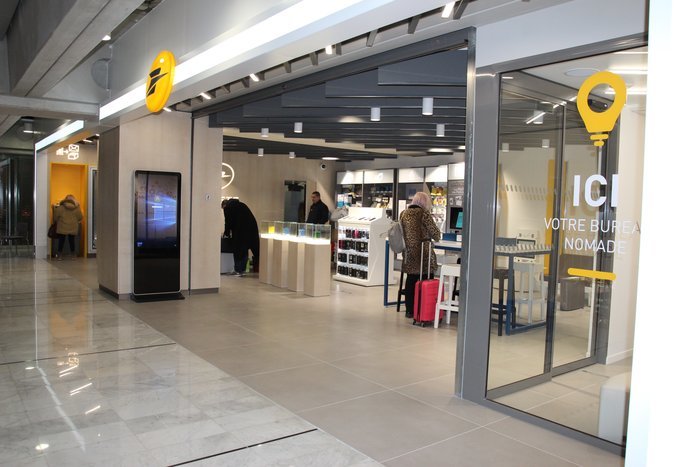 La Poste opens two post offices at Charles de Gaulle and Orly airports -  Parcel and Postal Technology International