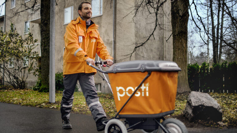 Posti adds doorstep delivery service for small e-commerce parcels.