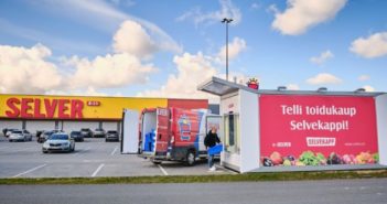 Grocery robots assisting in the fight against COVID-19