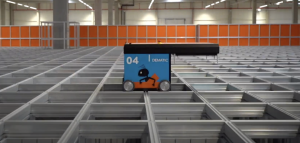 Robot and humans drive efficiency in Dutch fulfilment center