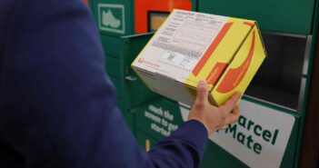 Australia Post teams up with 7-Eleven to expand locker access