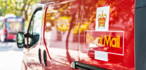 Unions vow to fight Royal Mail cuts to 700 managerial roles