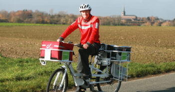 bpost introduces 19 sustainable bike trailers to Antwerp city center in Belgium