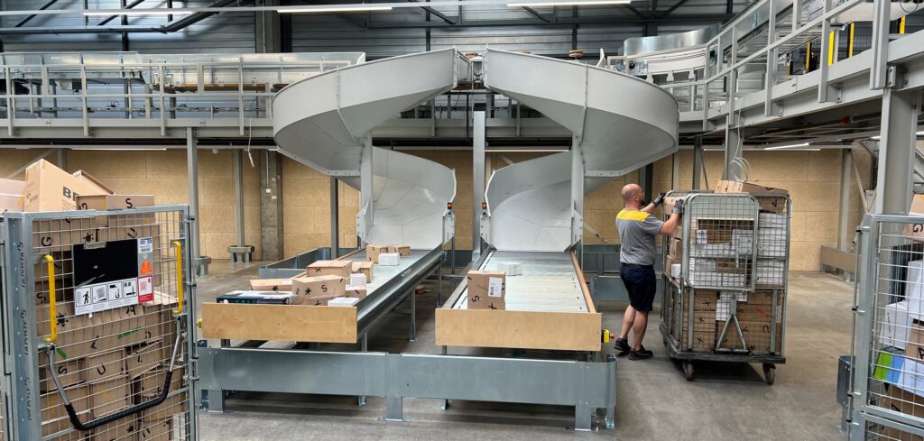 Swiss Post unveils regional parcel center in Switzerland