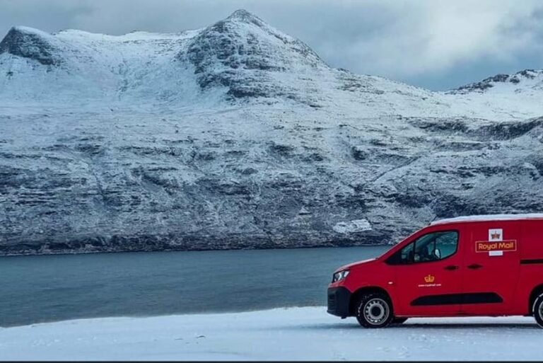 Royal Mail staff swap desks for deliveries in run up to Christmas