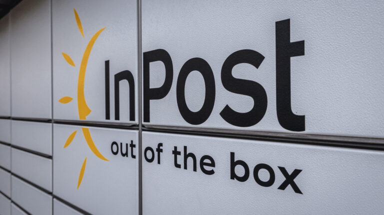 InPost parcel lockers now available in Polish hospitals InPost lockers with logo.