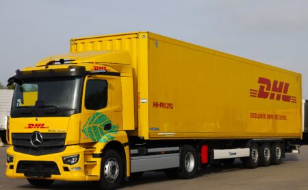 First fully-electric tractor-trailers from Mercedes-Benz go into service at DHL Freight