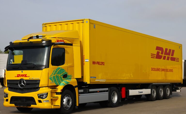 First fully-electric tractor-trailers go into service at DHL Freight First fully-electric tractor-trailers from Mercedes-Benz go into service at DHL Freight