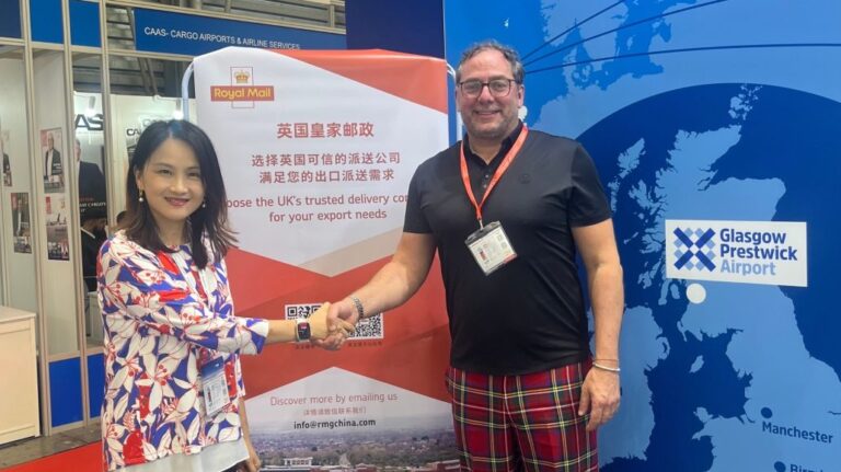 Glasgow Prestwick Airport becomes Royal Mail international e-commerce hub Florrie Kuang, senior business manager – China Office, Royal Mail Group, and Jules Matteoni, operations director, Glasgow Prestwick Airport.