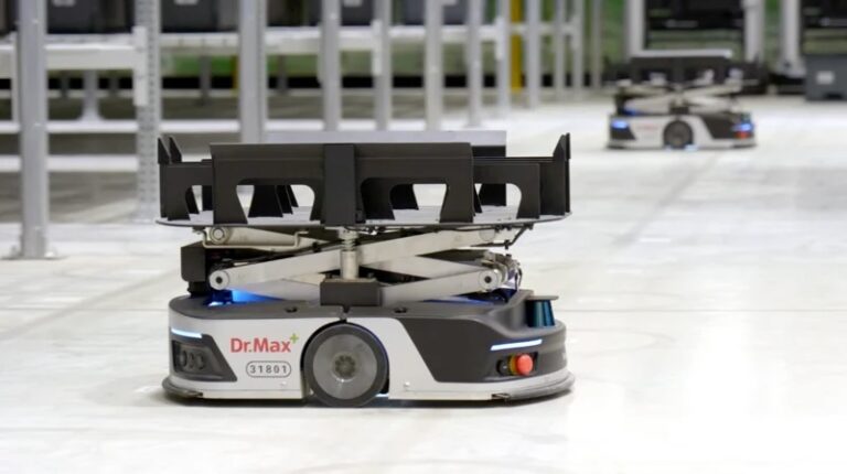 Geekplus robot in the warehouse