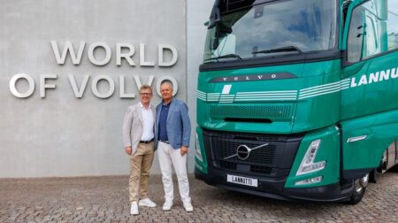 Lannutti Group orders 1,500 Volvo FH Aero trucks Roger Alm, President Volvo Trucks & Valter Lannutti, CEO Lannutti Group