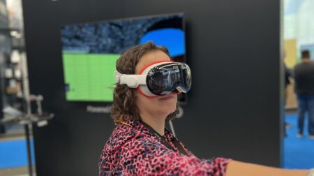 Virtual reality demonstration of Bloq.it Next lockers wows visitors at Parcel+Post Expo Hazel King, editor of Parcel and Postal Technology International, tries out the Apple Vision Pro on Bloq.it's booth at Parcel+Post Expo