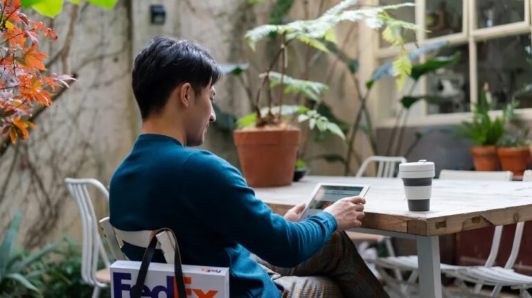 FedEx simplifies cross-border shipping for APAC retailers FedEx simplifies cross-border shipping for APAC retailers