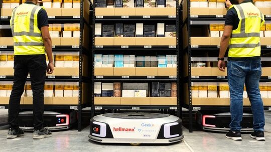 Hellmann adds robots to e-commerce fulfillment operations Hellmann adds robots to e-commerce fulfillment operations