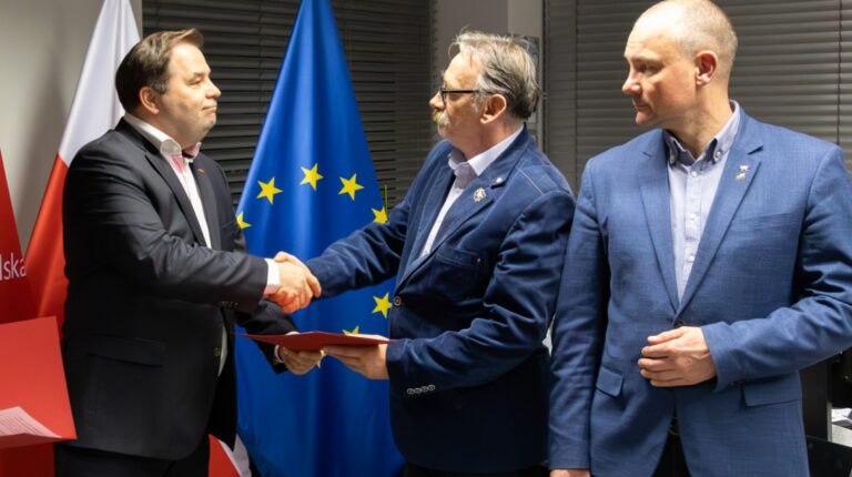 Polish Post reaches agreement on wage disputes.