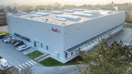 FedEx opens logistics facility in Czech Republic FedEx opens logistics facility in Czech Republic