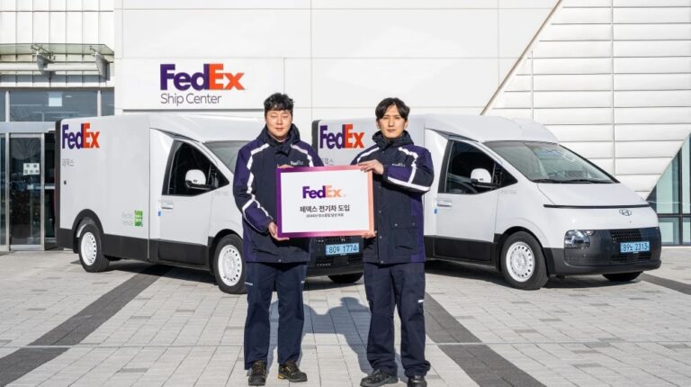 FedEx rolls out its first electric vehicles in Korea FedEx rolls out its first electric vehicles in Korea.