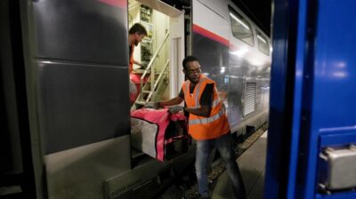 Amazon to transport half a million parcels by train in France