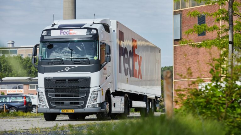 FedEx to open two state-of-the-art logistics hubs in the UK.