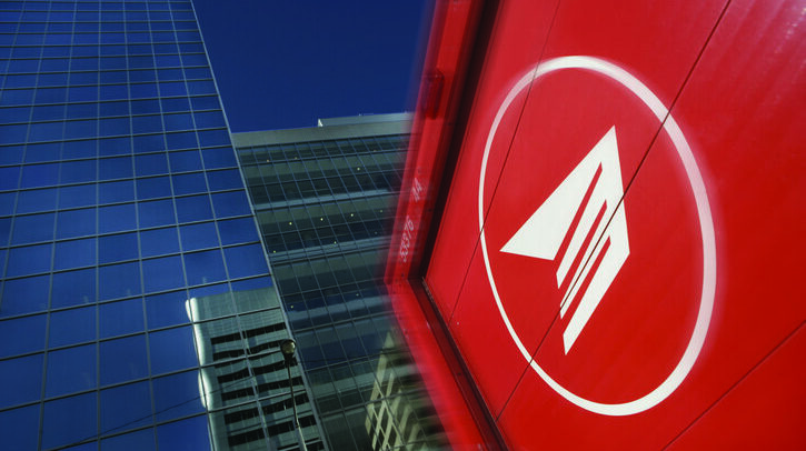 Canadian government steps in to get workers to vote on final offers from Canada Post