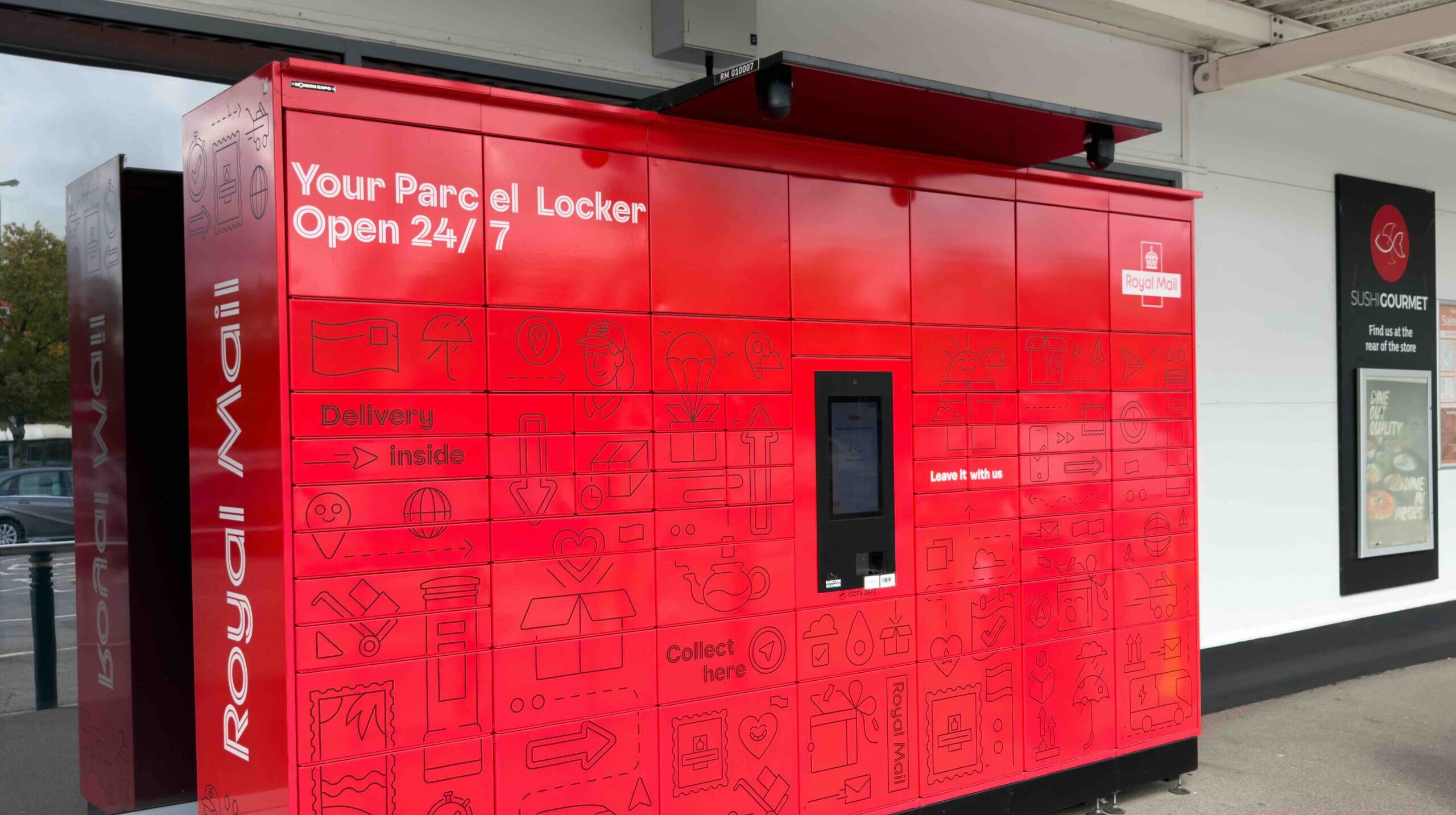UK Postbox expands forwarding options with Royal Mail parcel locker integration