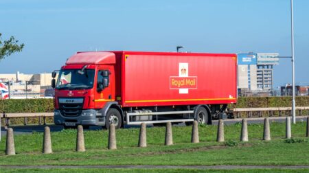 Etsy offers Royal Mail’s USA delivery service to British sellers.