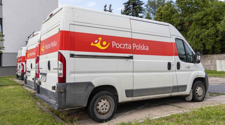 Poczta Polska begins procurement process for new vehicles.