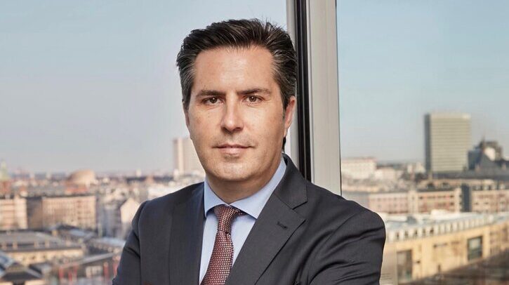 Headshot of Daniel Carrera, president of UPS Europe, Middle East and Africa