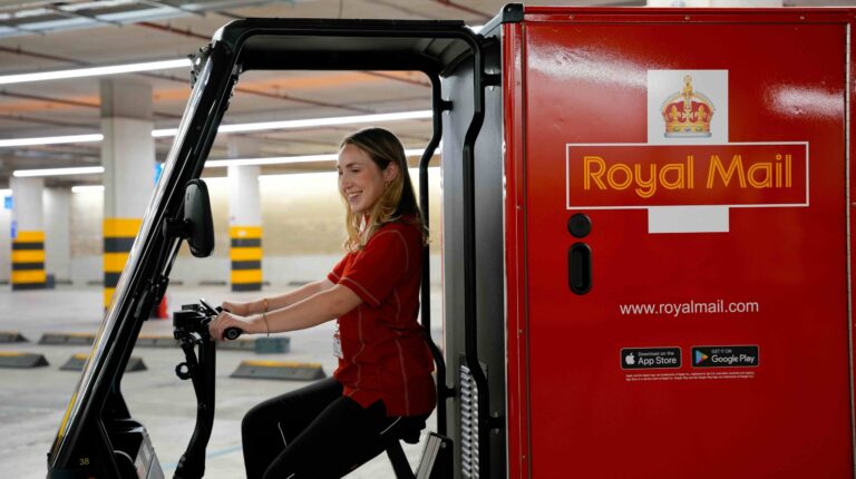 Royal Mail rolls out electric cargo cycles for urban deliveries Royal Mail rolls out electric cargo cycles for urban deliveries.