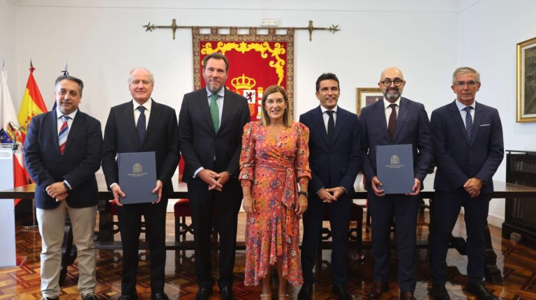 Adif and SICAN to split US$71m cost of intermodal terminal in Cantabria Adif and SICAN to split €62m cost of intermodal terminal in Cantabria.
